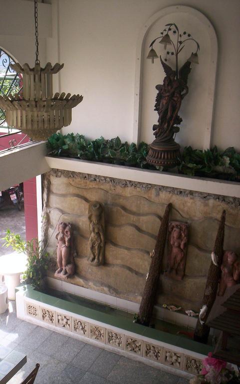 Baankhunmae Apartment Bangkok Buitenkant foto