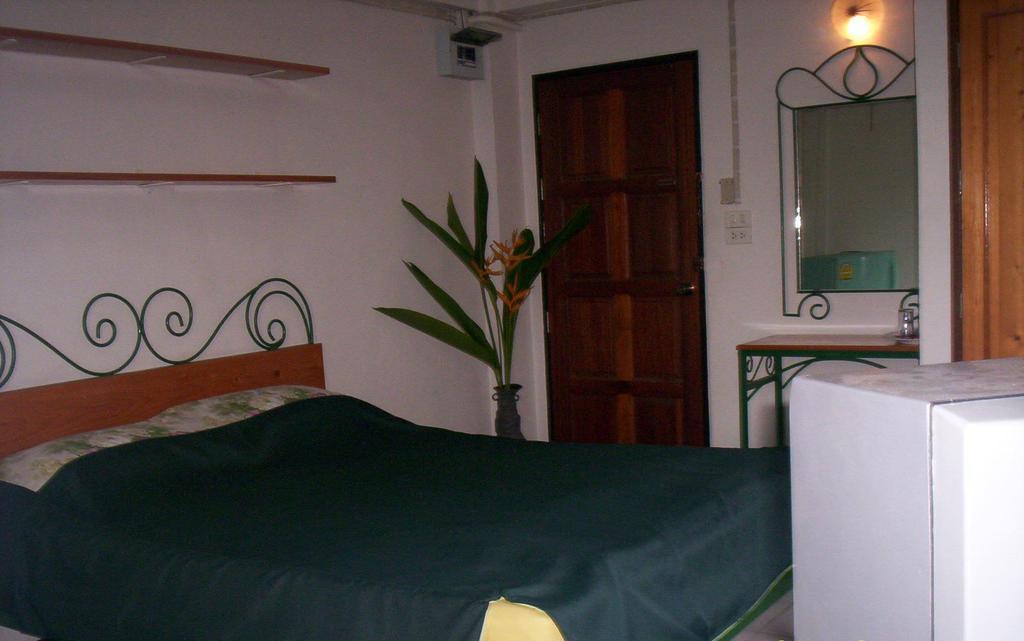 Baankhunmae Apartment Bangkok Kamer foto