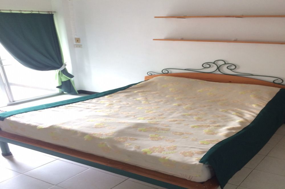 Baankhunmae Apartment Bangkok Buitenkant foto