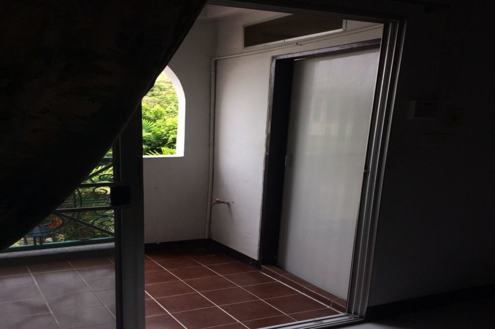 Baankhunmae Apartment Bangkok Buitenkant foto